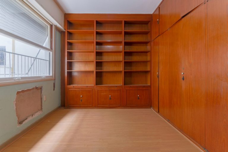 Copanema – Frente – 3 Quartos 1 Suíte – 2 Vagas Escritura – 220m²