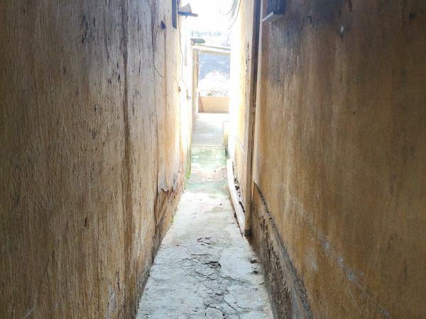 Lojas – 2 Lojas com terreno para construção