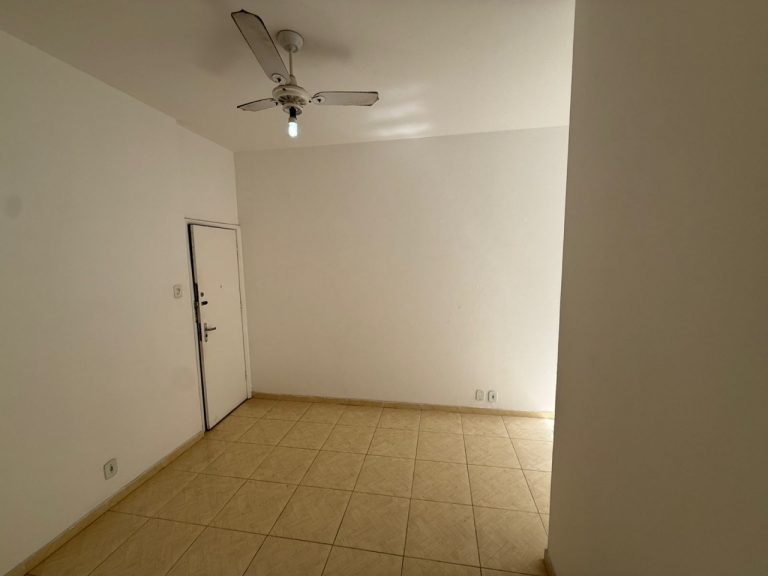 COACABANA – FRENTE – SALA-UARTO 42m²