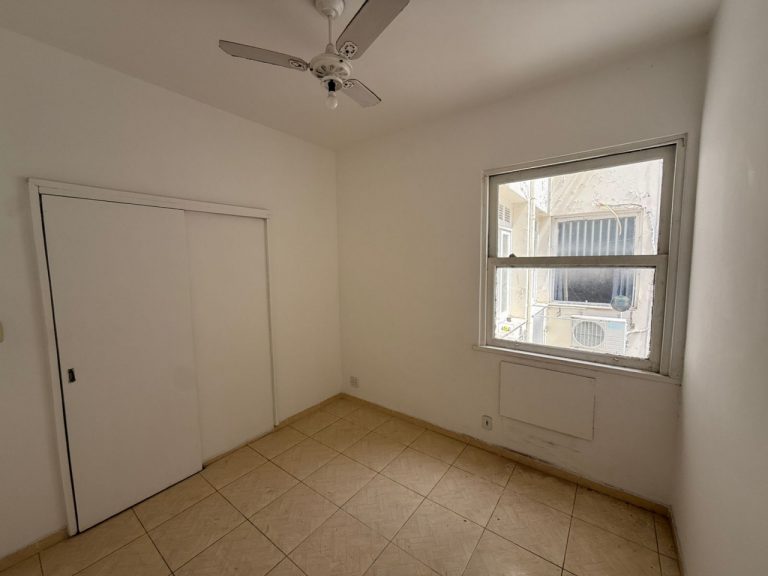 COACABANA – FRENTE – SALA-UARTO 42m²