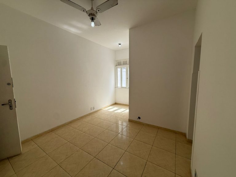 COACABANA – FRENTE – SALA-UARTO 42m²