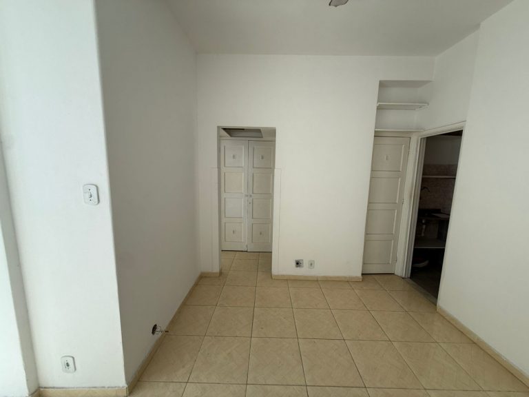 COACABANA – FRENTE – SALA-UARTO 42m²