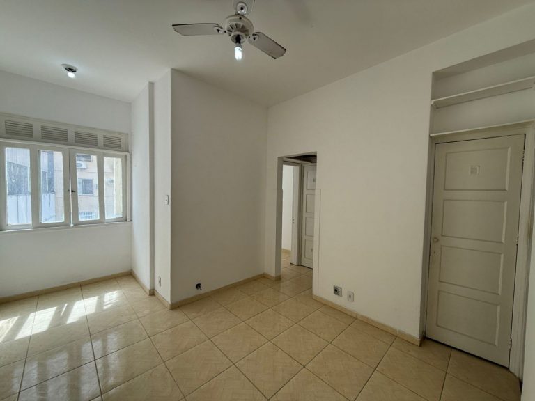 COACABANA – FRENTE – SALA-UARTO 42m²