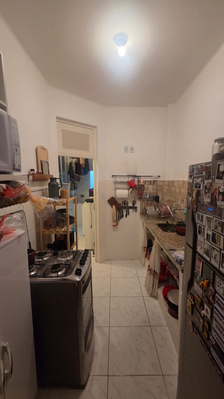 COPACABANA – FRENTE – 2 QUARTOS C/DEPENDÊNCIA