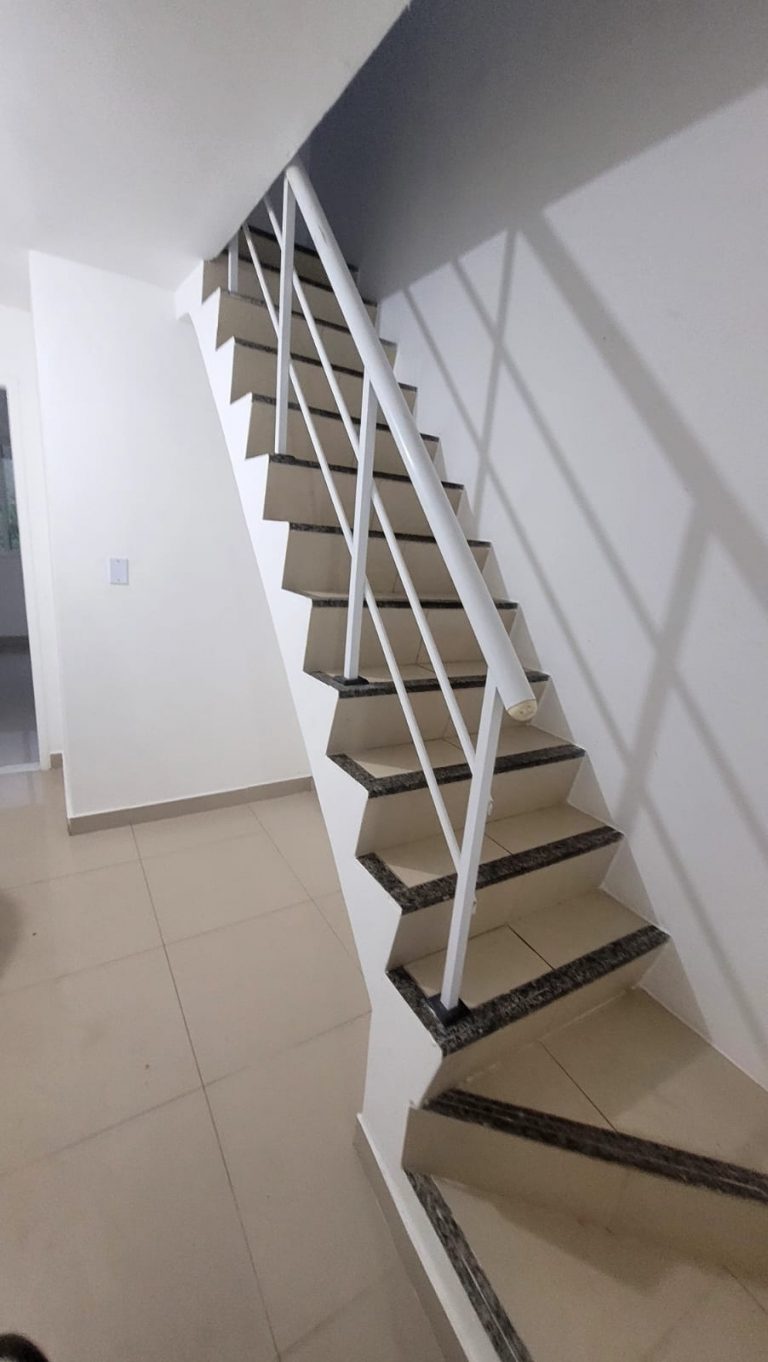 RECREIO – Casa – 3 Quartos 1 suíte – Vaga para 2 carros