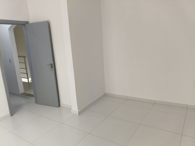 Casa – 3 Quartos 1 Suíte- 2 Vagas Coberta – Campo Grande