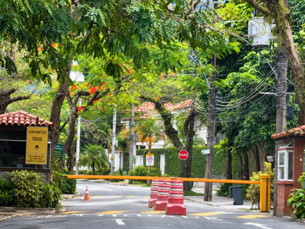 Jardim Pernambuco – Leblon – Casa com 400m² – Na Planta